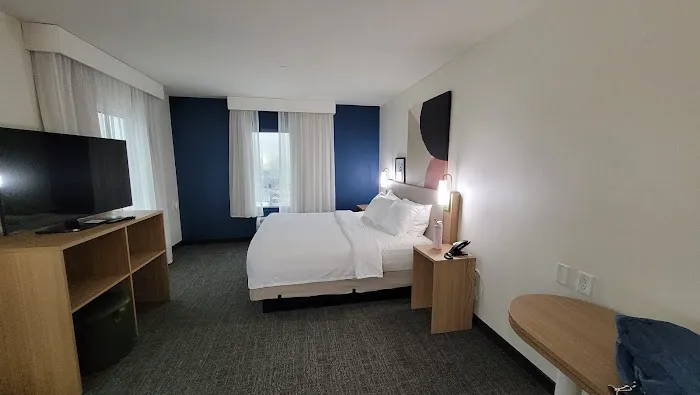 Spark by Hilton Rahway Picture 7