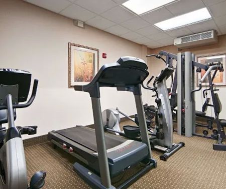 Riverview Inn & Suites