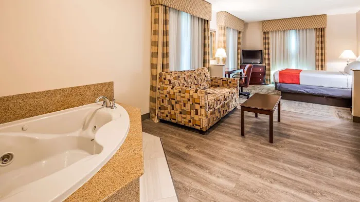 Riverview Inn & Suites Picture 4