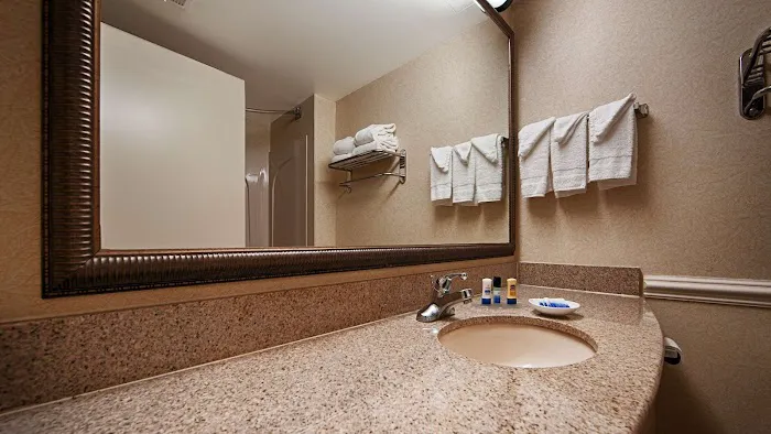 Riverview Inn & Suites Picture 7