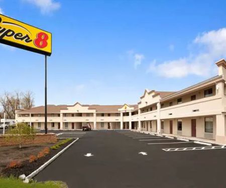 Super 8 by Wyndham Rahway/Newark