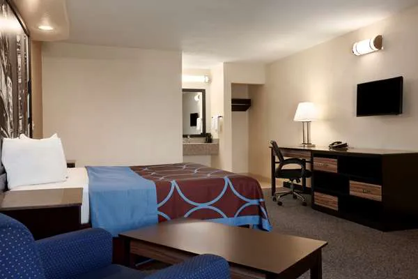 Super 8 by Wyndham Rahway/Newark Picture 8