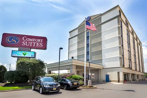Comfort Suites at Woodbridge Picture 2
