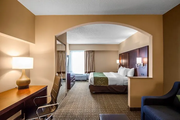 Comfort Suites at Woodbridge Picture 5