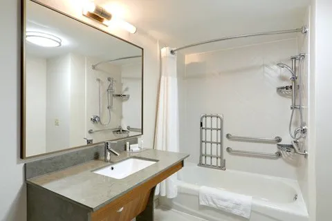 Fairfield Inn & Suites Woodbridge Picture 2