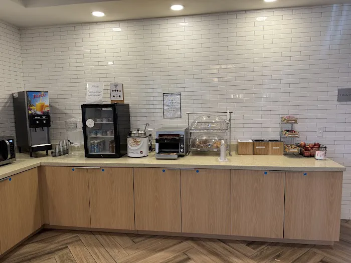 Fairfield Inn & Suites Woodbridge Picture 5