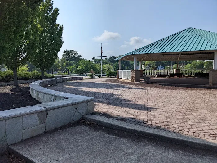 Memorial Plaza Picture 8