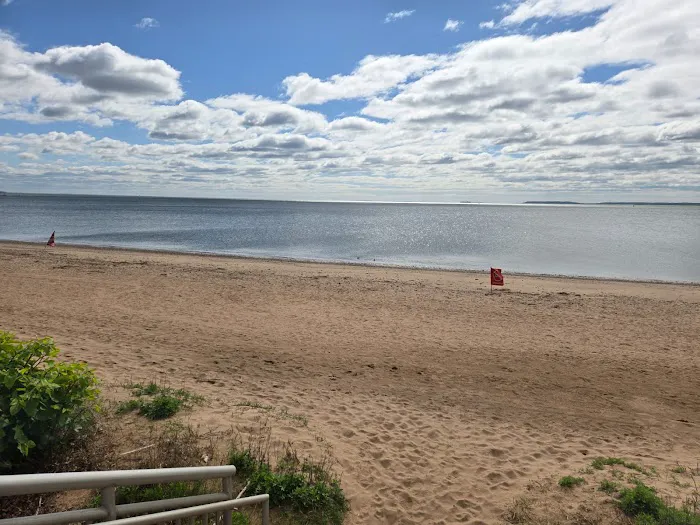 Wolfe's Park Beach Area Picture 4