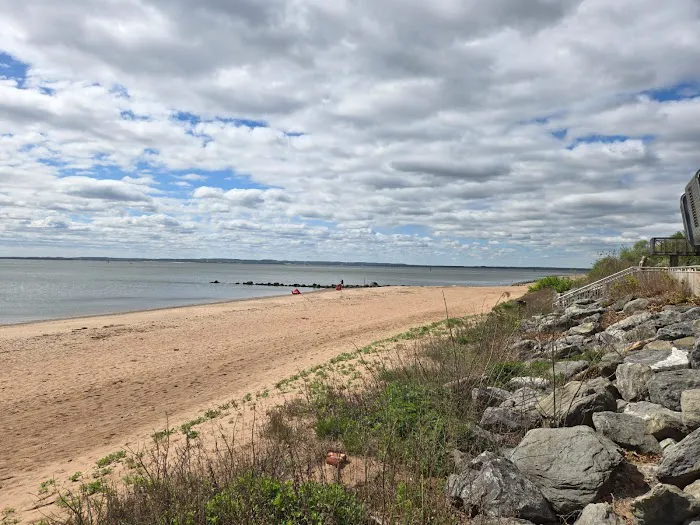 Wolfe's Park Beach Area Picture 7