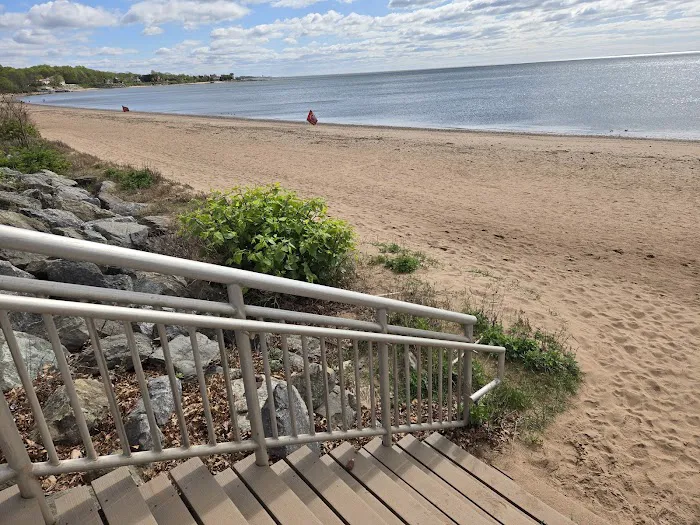 Wolfe's Park Beach Area Picture 6