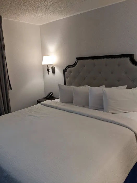 Holland Hotel Free Parking Jersey City Picture 3