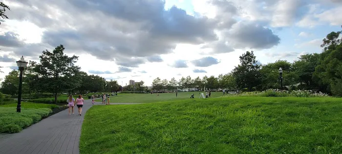 The Oval Garden Picture 1