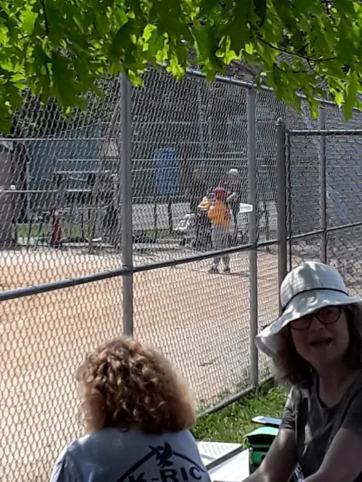 Ginty Field Picture 8