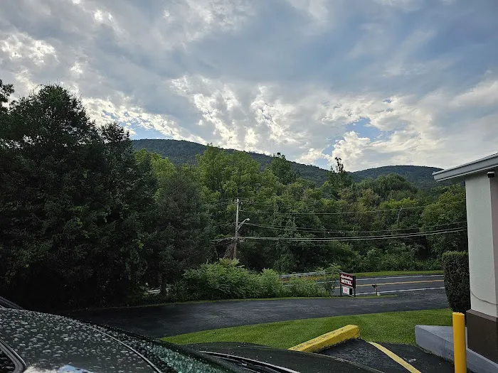 Appalachian Motel Picture 6
