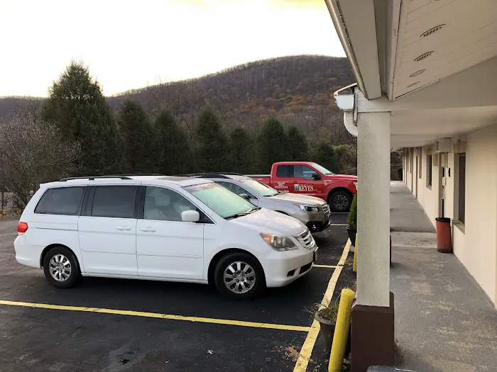 Appalachian Motel Picture 4