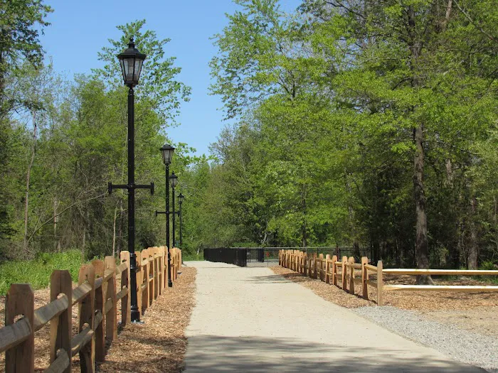 Woofingtonville Dog Park Picture 4