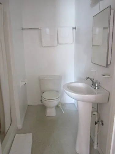 Cadet Motel Picture 1