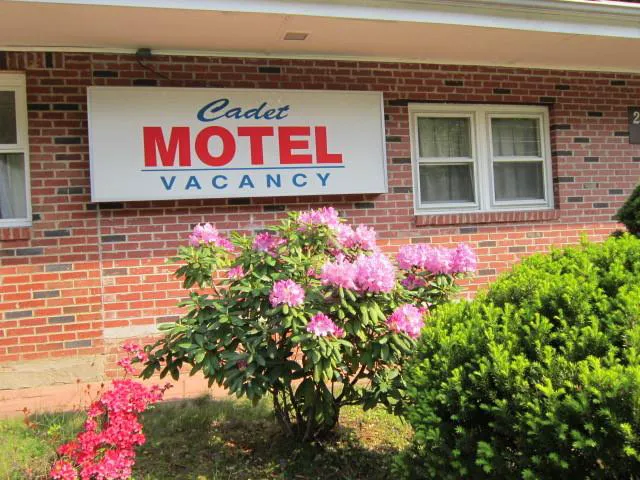 Cadet Motel Picture 7