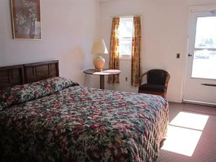 Cadet Motel Picture 9