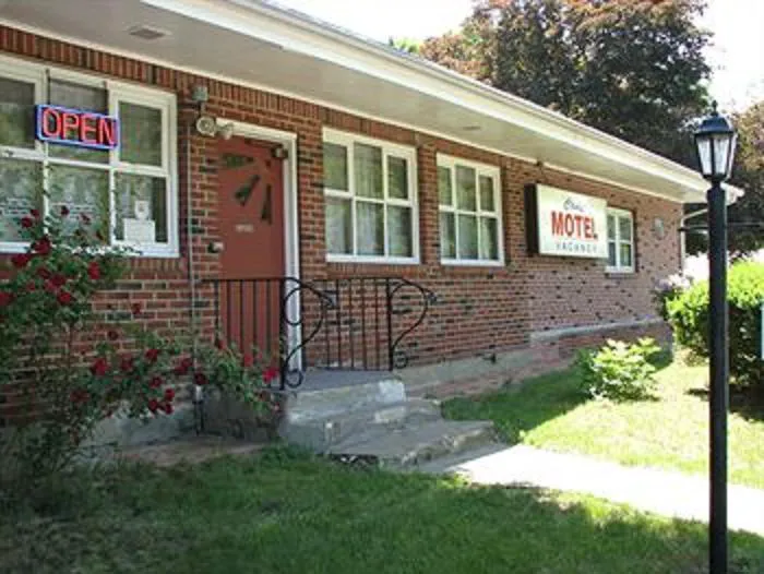 Cadet Motel Picture 8