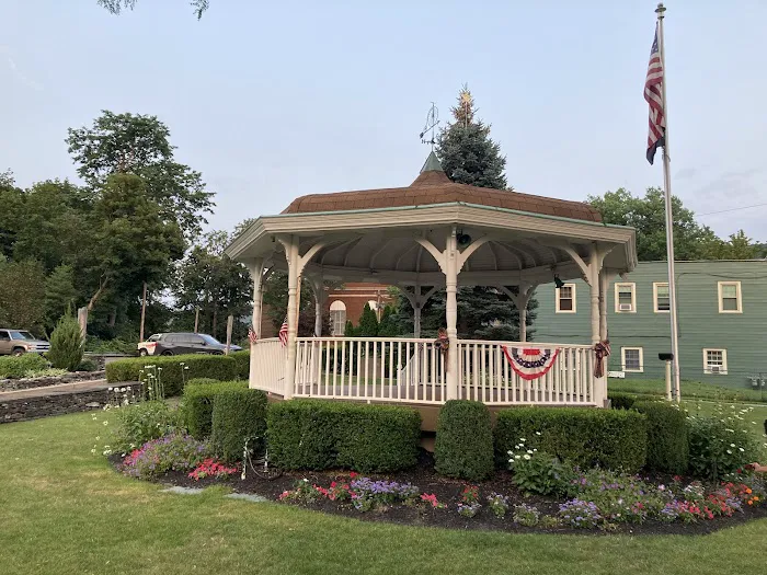 Cornwall-on-Hudson Bandstand Picture 1