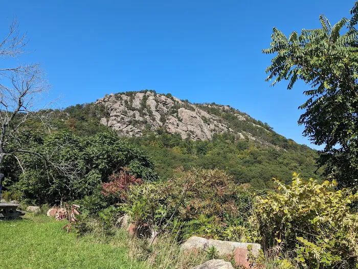 Storm King Trailhead Parking Lot Picture 9