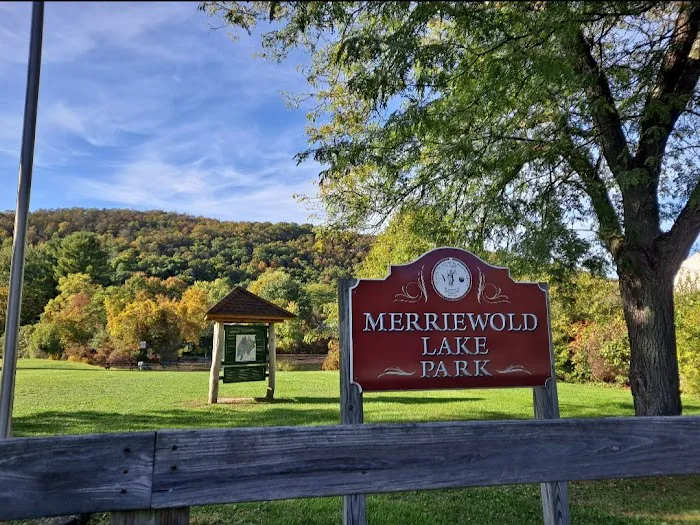 Merriewold Lake Park Picture 2