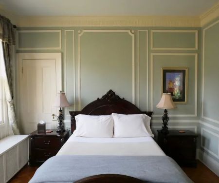 Chrystie House Bed & Breakfast