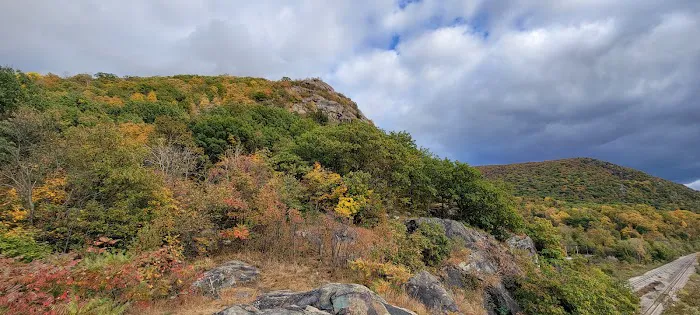 Sugarloaf Mountain Trailhead Picture 9