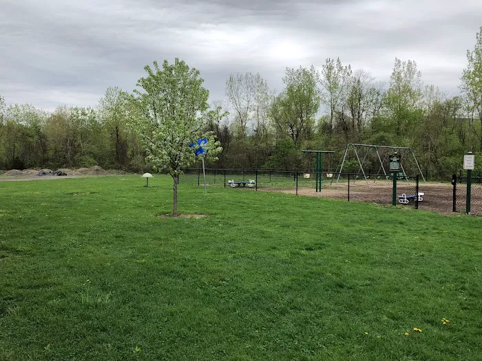 Sarah Taylor Park Picture 2