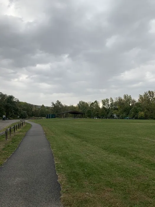 Sarah Taylor Park Picture 1