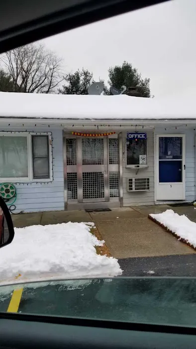 Pine Grove Motel Picture 2