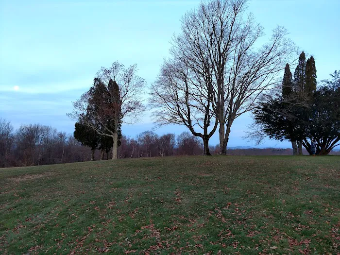 Holcombe Hill Wildlife Preserve Picture 2