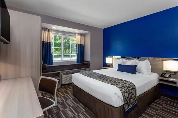 Microtel Inn & Suites by Wyndham Bethel/Danbury Picture 8