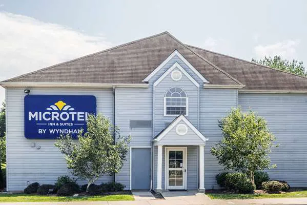 Microtel Inn & Suites by Wyndham Bethel/Danbury Picture 10