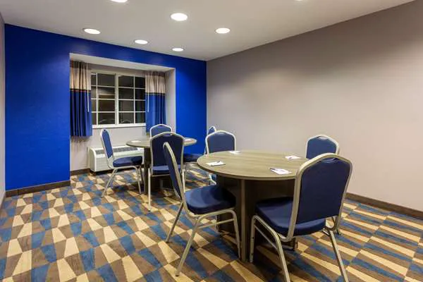 Microtel Inn & Suites by Wyndham Bethel/Danbury Picture 4