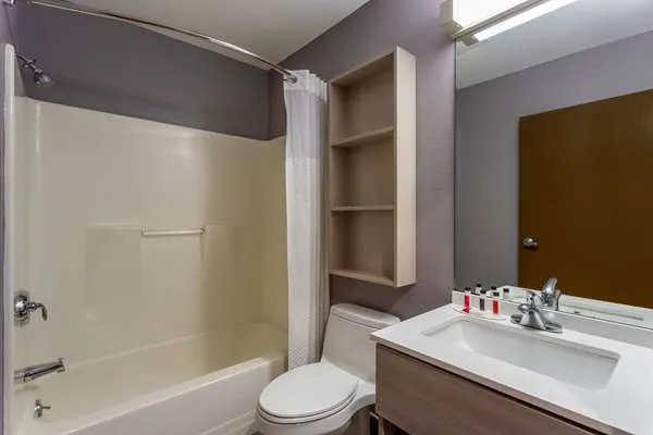 Microtel Inn & Suites by Wyndham Bethel/Danbury Picture 9