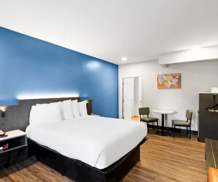 Econo Lodge - Bethel/Danbury