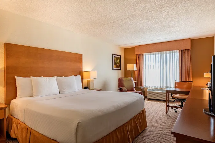 La Quinta Inn & Suites by Wyndham Danbury Picture 2