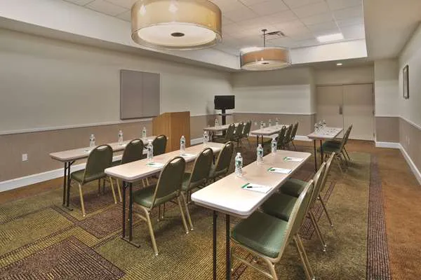 La Quinta Inn & Suites by Wyndham Danbury Picture 3