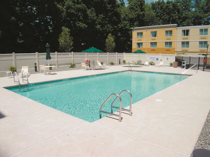 La Quinta Inn & Suites by Wyndham Danbury Picture 4