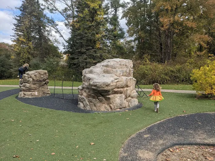 Dickinson Playground Picture 9