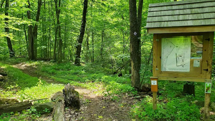 Great Hollow Nature Preserve trailhead Picture 2