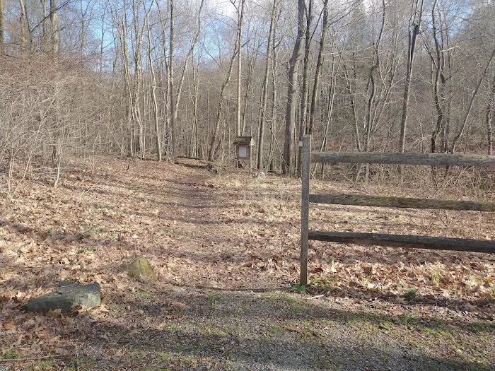 Great Hollow Nature Preserve trailhead Picture 6