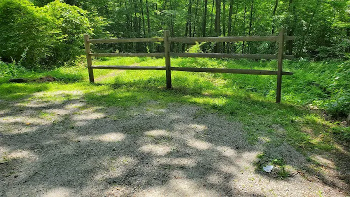 Great Hollow Nature Preserve trailhead Picture 1