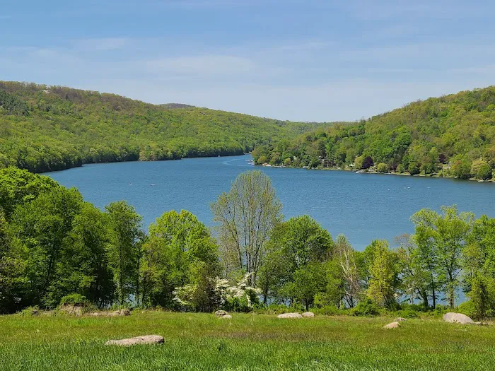 Squantz Pond State Park Picture 9