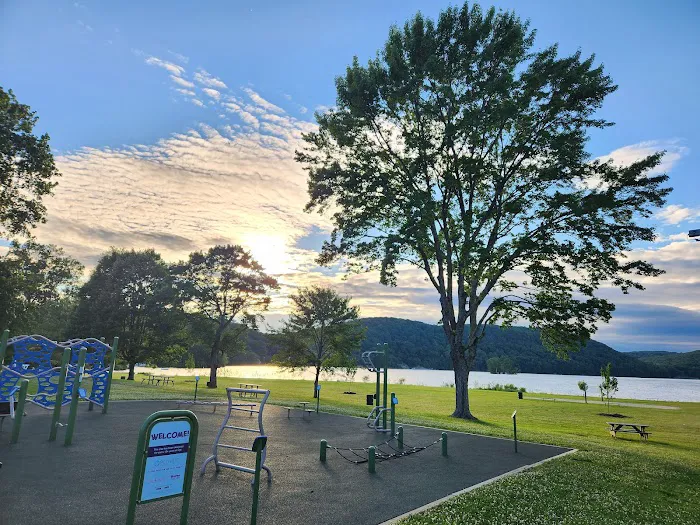 Candlewood Town Park Picture 6