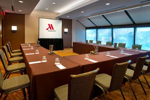Newark Liberty International Airport Marriott Picture 2