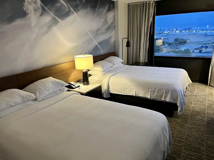 Newark Liberty International Airport Marriott Picture 1