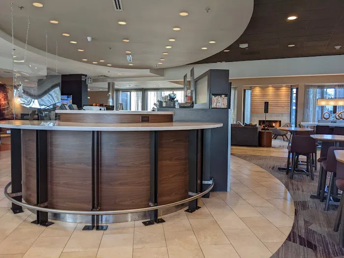 Courtyard Newark Liberty International Airport Picture 4